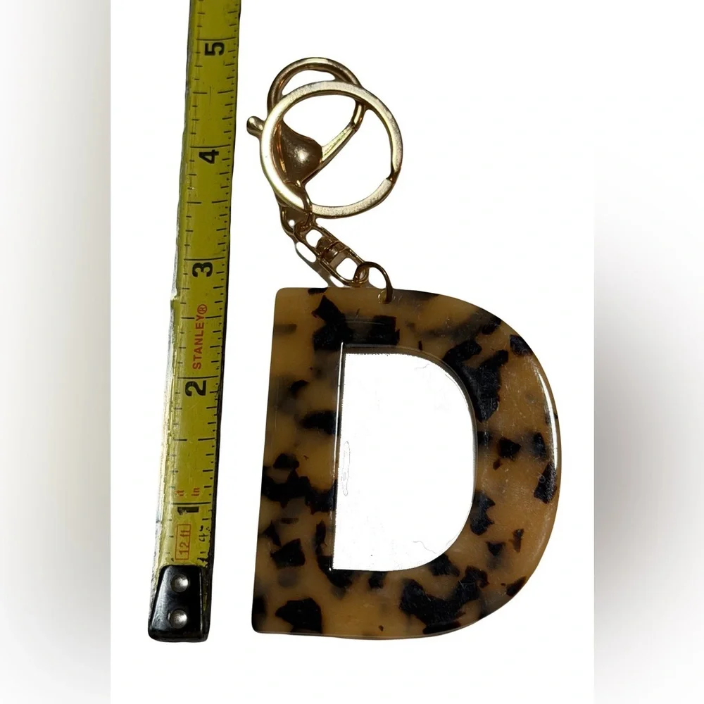 Tortoise Shell Initial Keychain M & D B8